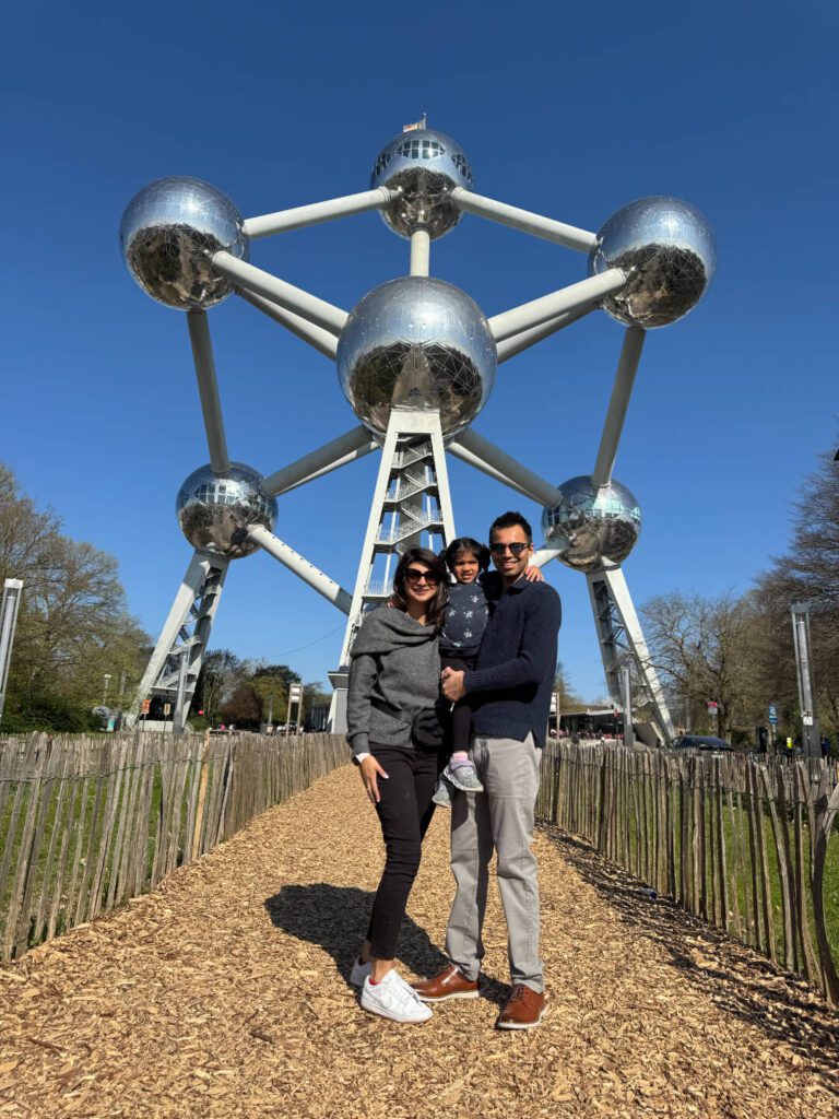 Family picture with the Brussel Art Atonium